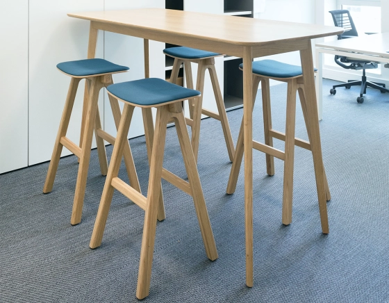Upholstered oak bar stool H80 cm natural stained wood, ocean blue fabric seat