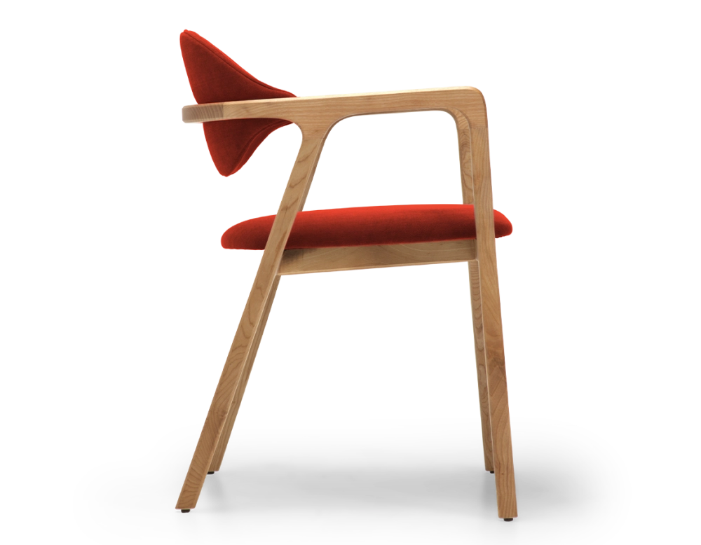 Chaise design avec accoudoirs bois teinte naturelle et tissu orange brulé Chaise design avec accoudoirs bois teinte naturelle et tissu orange brulé