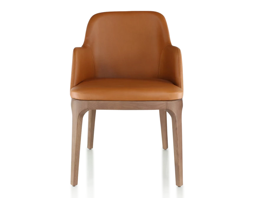 Chaise design avec accoudoirs bois teinte noyer et cuir caramel