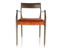 Chaise scandinave avec accoudoirs bois teinte marron foncé assise tissu velours terracotta Chaise scandinave avec accoudoirs bois teinte marron foncé assise tissu velours terracotta