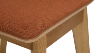 Tabouret design chêne teinte naturelle assise tissu rouge bordeaux Tabouret design chêne teinte naturelle assise tissu rouge bordeaux