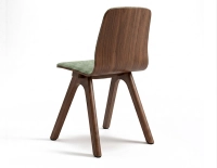 Chaise design en chêne tapissé bois teinte marron foncé assise tissu chiné vert