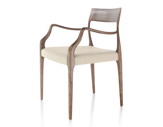 Chaise scandinave avec accoudoirs bois teinte marron foncé assise tissu camel