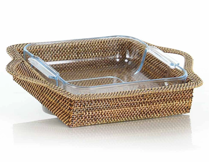 Plat pyrex carré avec support en fleur de rotin Plat pyrex carré avec support en fleur de rotin