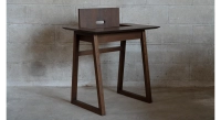 Bureau design en chêne teinte marron foncé l80 cm