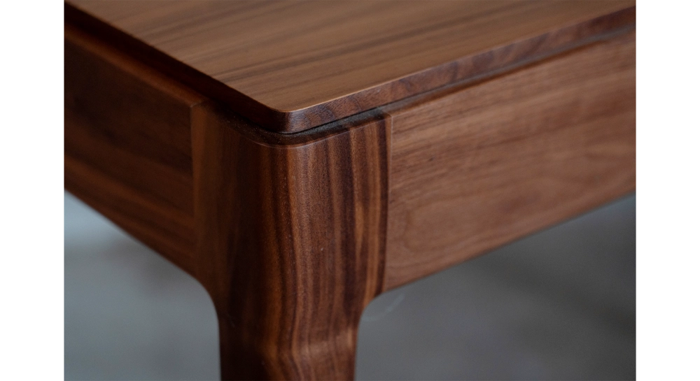 Bureau design en noyer teinte naturelle l100 cm