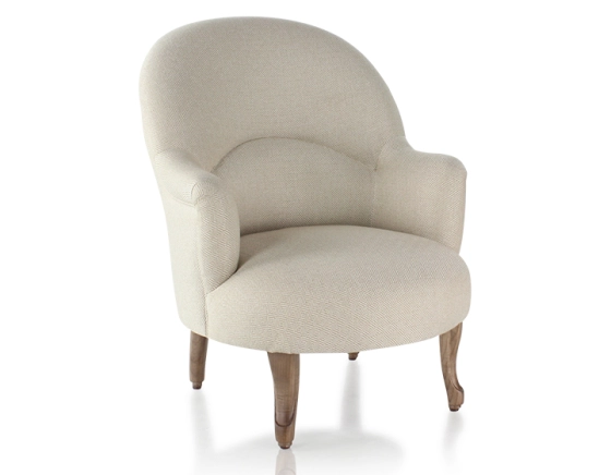 Fauteuil crapaud avec accoudoirs pieds bois teinte noyer et tissu chevron beige