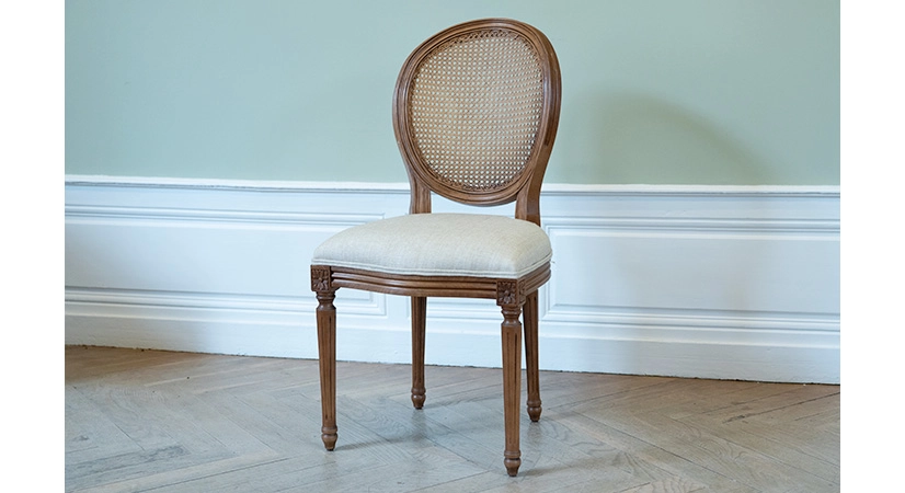 Chaise ancienne style Louis XVI dossier canné bois teinte ancienne assise tissu beige Chaise ancienne style Louis XVI dossier canné bois teinte ancienne assise tissu beige
