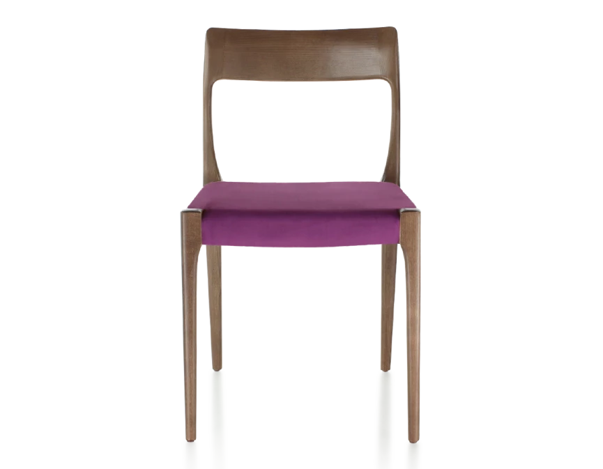 Chaise scandivave bois teinte marron foncé assise tissu violet