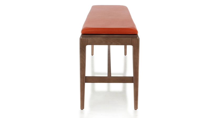 Banc design bois teinte noyer assise cuir coquelicot L140 cm Banc design bois teinte noyer assise cuir coquelicot L140 cm
