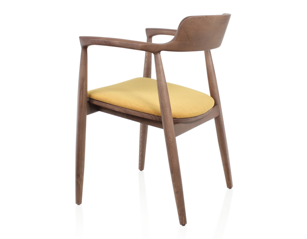 Chaise scandinave bois teinte noyer et tissu jaune Chaise scandinave bois teinte noyer et tissu jaune