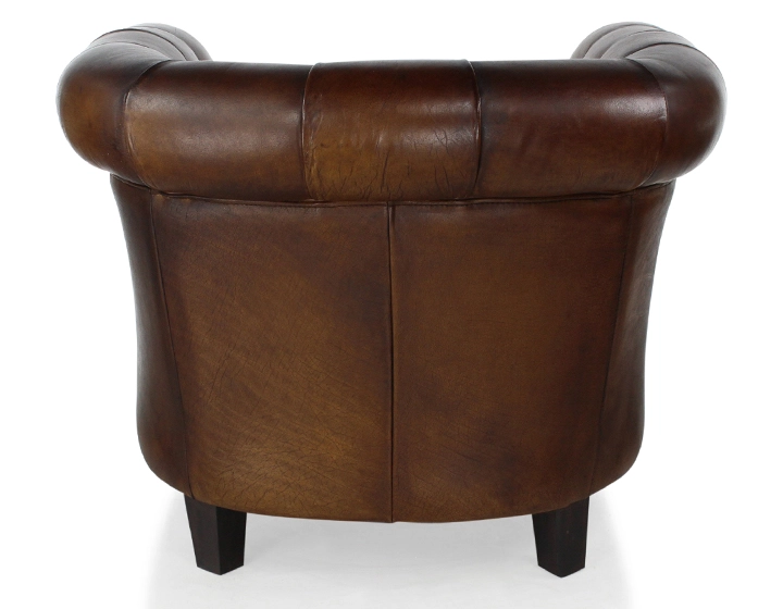 Fauteuil chesterfield cuir marron soutenu accoudoirs cloutés Fauteuil chesterfield cuir marron soutenu accoudoirs cloutés