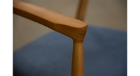 Chaise scandinave bois teinte naturelle assise tissu bleu Chaise scandinave bois teinte naturelle assise tissu bleu