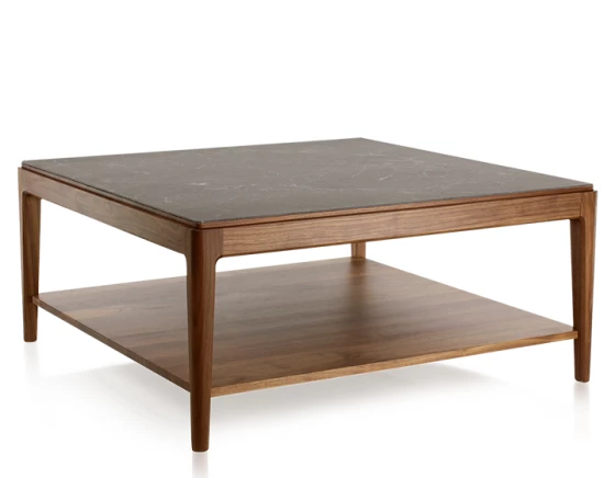 Table basse carrée en noyer et céramique avec tablette en bois teinte naturelle plateau céramique effet ardoise 100x100 cm