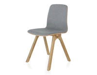 Chaise design en chêne tapissé bois teinte naturelle assise tissu gris clair Chaise design en chêne tapissé bois teinte naturelle assise tissu gris clair