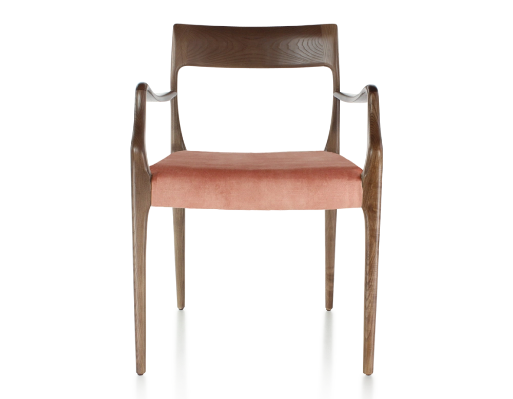 Chaise scandinave avec accoudoirs bois teinte marron foncé assise tissu velours rose pâle Chaise scandinave avec accoudoirs bois teinte marron foncé assise tissu velours rose pâle