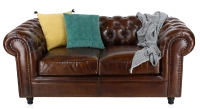 Canapé Chesterfield cuir 2 places marron soutenu accoudoirs cloutés Canapé Chesterfield cuir 2 places marron soutenu accoudoirs cloutés