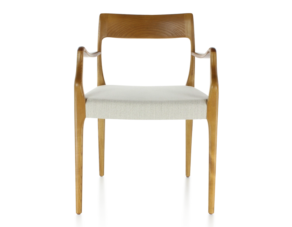 Chaise scandinave avec accoudoirs bois teinte merisier assise tissu beige naturel Chaise scandinave avec accoudoirs bois teinte merisier assise tissu beige naturel