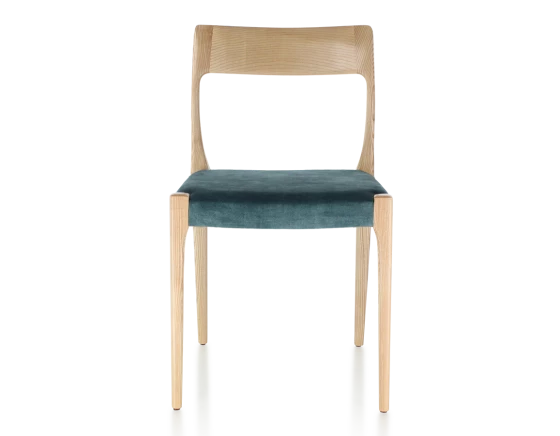 Chaise scandivave bois teinte naturelle assise tissu velours bleu pétrole