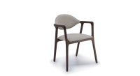 Chaise design avec accoudoirs en chêne bois teinte foncée et tissu gris Chaise design avec accoudoirs en chêne bois teinte foncée et tissu gris