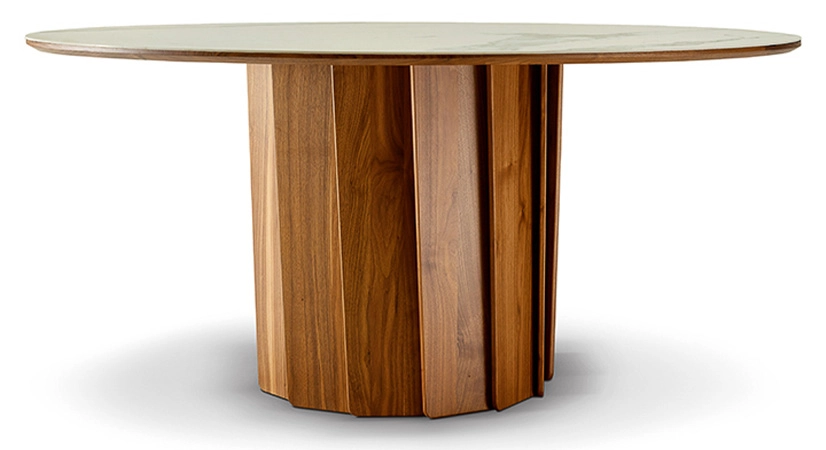 Table salle à manger ronde 8 personnes en noyer et céramique teinte naturelle plateau effet marbre blanc 160 cm Table salle à manger ronde 8 personnes en noyer et céramique teinte naturelle plateau effet marbre blanc 160 cm