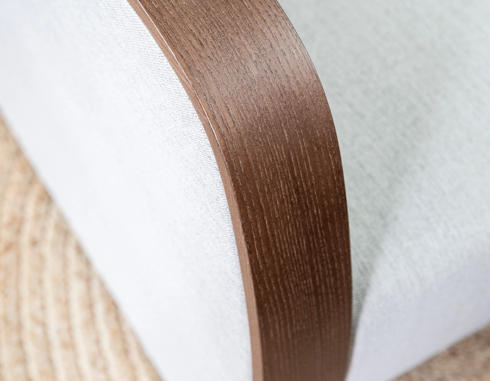 Fauteuil design bois teinte marron foncé et tissu beige naturel Fauteuil design bois teinte marron foncé et tissu beige naturel