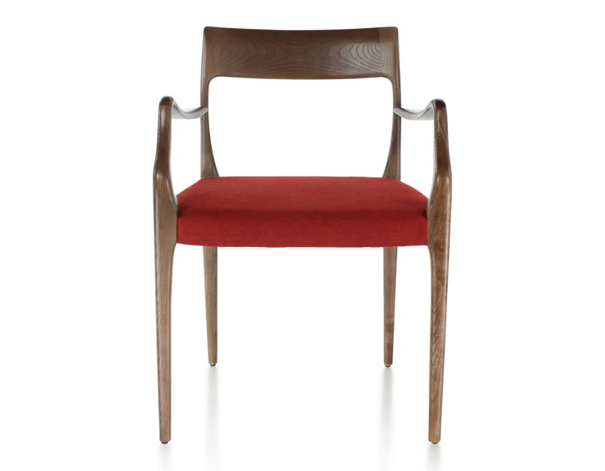 Chaise scandivave avec accoudoirs bois teinte marron foncé assise tissu bordeaux