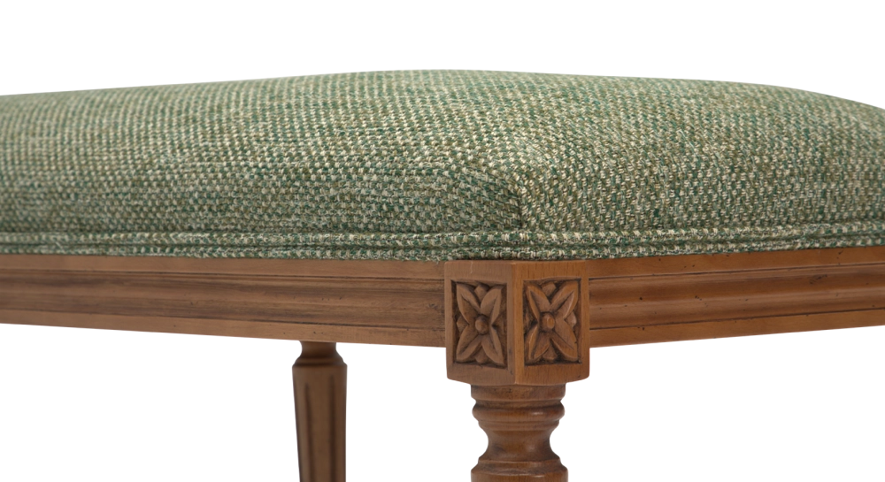 Banquette ancienne style Louis XVI bois teinte ancienne et tissu chiné vert Banquette ancienne style Louis XVI bois teinte ancienne et tissu chiné vert