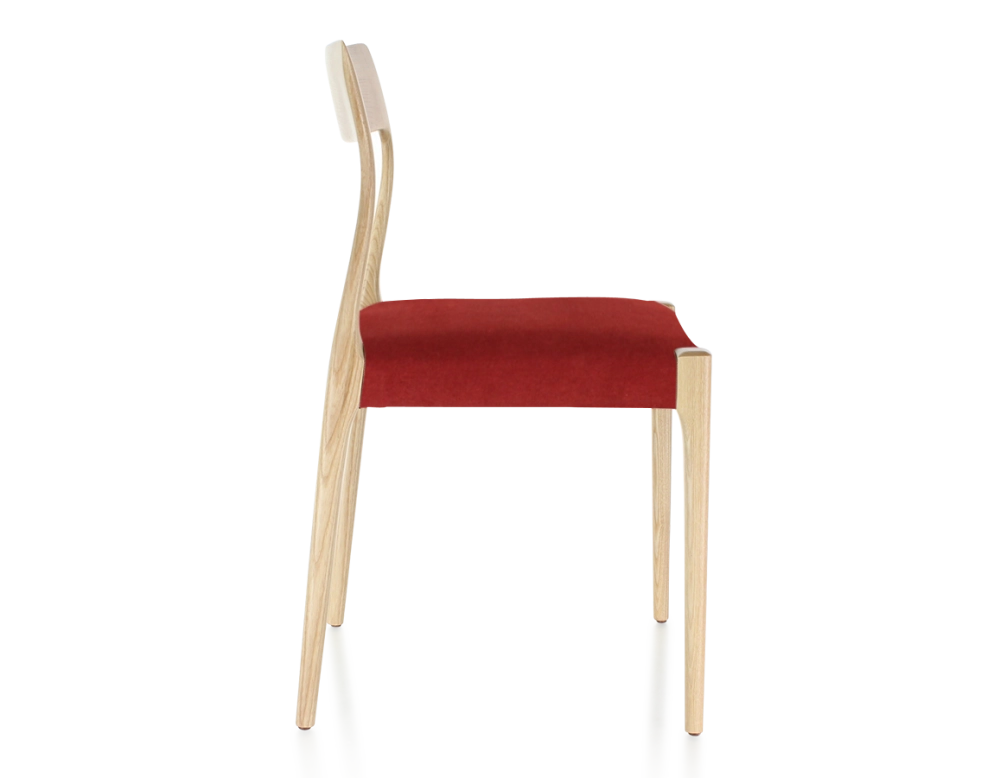 Chaise scandinave bois teinte naturelle assise tissu bordeaux Chaise scandinave bois teinte naturelle assise tissu bordeaux