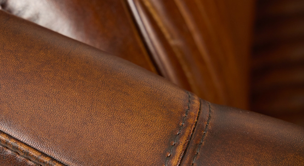 Canapé club cuir 3 places marron vintage Canapé club cuir 3 places marron vintage