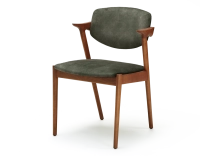 Chaise scandinave bois teinte merisier assise tissu velours vert forêt Chaise scandinave bois teinte merisier assise tissu velours vert forêt