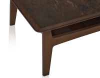 Table basse carrée en chêne et céramique avec bois teinte marron foncé plateau céramique brun oxydé 100x100 cm Table basse carrée en chêne et céramique avec bois teinte marron foncé plateau céramique brun oxydé 100x100 cm