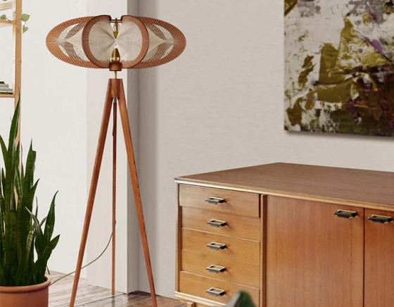 Lampadaire sur trépied en chêne et fil de coton tressage twist petit modèle