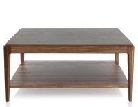 Table basse carrée en noyer et céramique avec tablette en bois teinte naturelle plateau céramique brun oxydé 100x100 cm Table basse carrée en noyer et céramique avec tablette en bois teinte naturelle plateau céramique brun oxydé 100x100 cm
