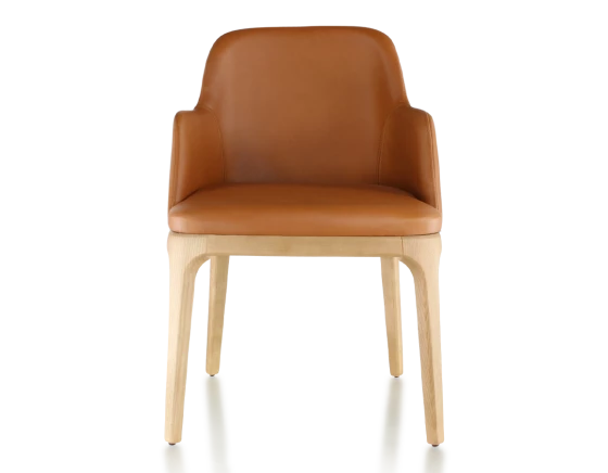 Chaise design avec accoudoirs bois teinte naturelle et cuir caramel