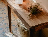 Console pliante en noyer teinte naturelle 120x40 cm Console pliante en noyer teinte naturelle 120x40 cm