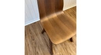 Chaises design chêne teinte foncé Chaises design chêne teinte foncé