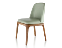 Chaise design bois teinte merisier et cuir cuir vert sauge Chaise design bois teinte merisier et cuir cuir vert sauge