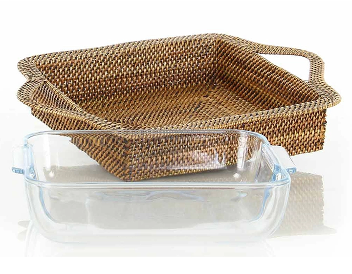 Plat pyrex carré avec support en fleur de rotin Plat pyrex carré avec support en fleur de rotin