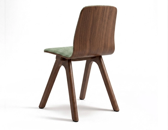 Chaise design en chêne tapissé bois teinte marron foncé assise tissu chiné vert
