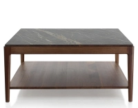 Table basse carrée en noyer et céramique avec tablette en bois teinte naturelle plateau céramique effet marbre noir 100x100 cm Table basse carrée en noyer et céramique avec tablette en bois teinte naturelle plateau céramique effet marbre noir 100x100 cm
