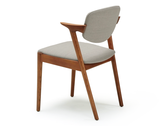 Chaise design teinte merisier et tissu beige naturel bois teinte merisier assise tissu beige naturel