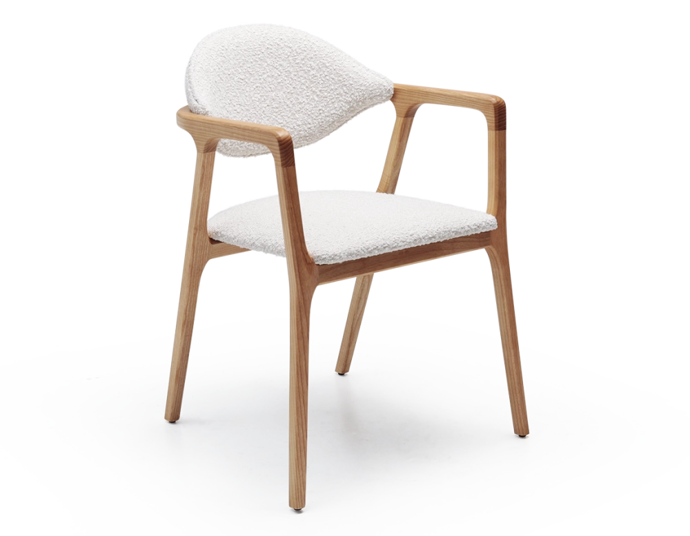 Chaise design avec accoudoirs bois teinte naturelle et tissu bouclé blanc Chaise design avec accoudoirs bois teinte naturelle et tissu bouclé blanc