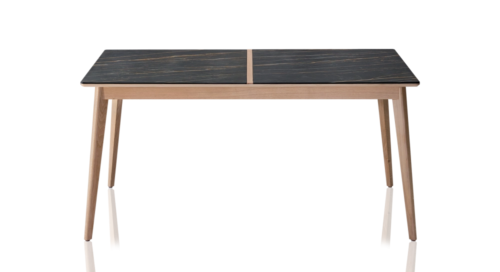 Table salle à manger en chêne et céramique 6 personnes avec bois teinte naturelle et plateau céramique effet marbre noir 140x100 cm Table salle à manger en chêne et céramique 6 personnes avec bois teinte naturelle et plateau céramique effet marbre noir 140x100 cm