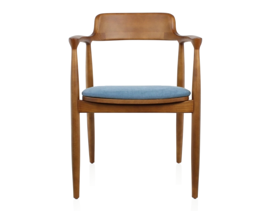 Chaise scandinave bois teinte merisier et tissu bleu jean