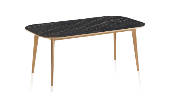 Table salle à manger 6 à 8 personnes en chêne et céramique avec bois teinte naturelle et plateau céramique effet marbre noir 140x90 cm