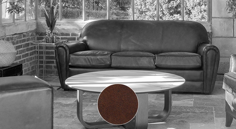 Canapé club cuir 3 places marron soutenu accoudoirs passepoil Canapé club cuir 3 places marron soutenu accoudoirs passepoil