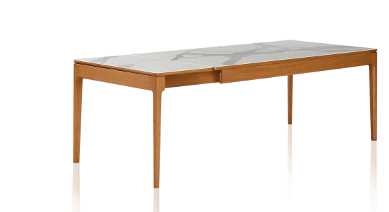 Table extensible 8 à 14 personnes en chêne et céramique allonges céramique avec bois teinte merisier et plateau et allonges céramique effet marbre blanc 210x100 cm