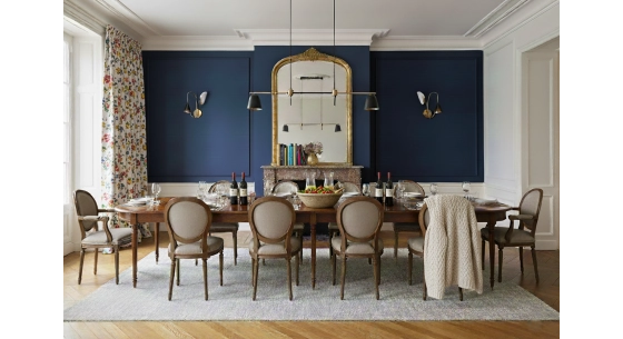 Table ronde Louis XVI extensible 4 à 14 personnes bois teinte ancienne avec 5 allonges 110x120cm