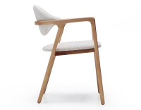 Chaise design avec accoudoirs bois teinte naturelle et tissu bouclé blanc Chaise design avec accoudoirs bois teinte naturelle et tissu bouclé blanc